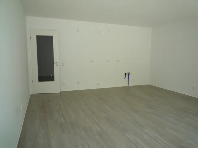 schöne 2-Zimmer-Wohnung mit Terrasse in der Zossener Str. 151 — photo 1